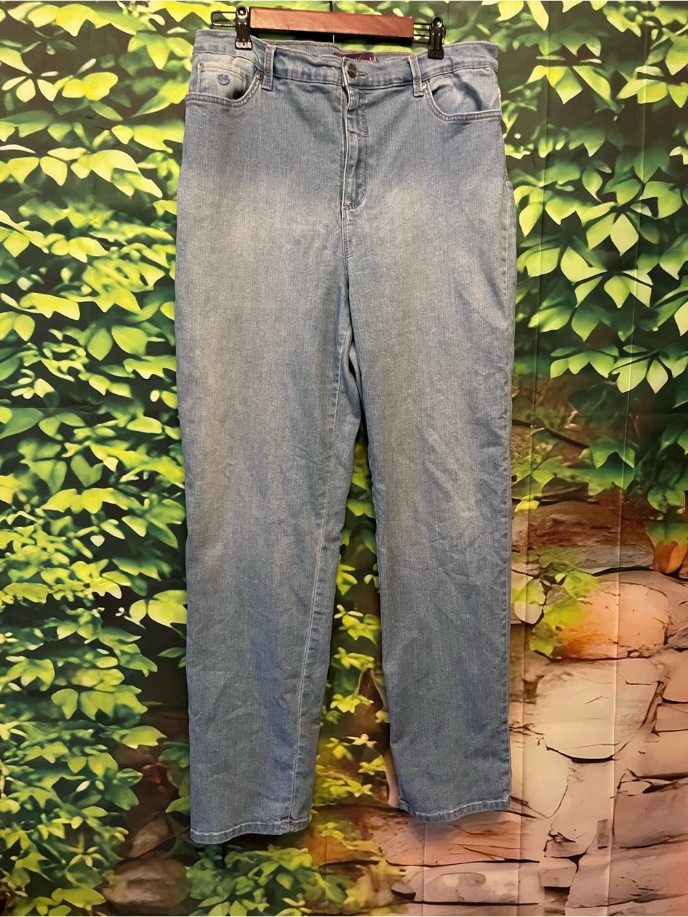 Gloria Vanderbilt Light Blue Straight Leg Jeans